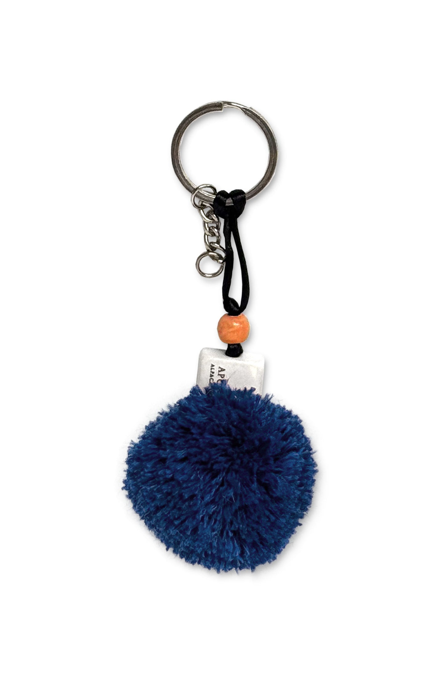 Flauschiger Schlüsselanhänger mit Alpaka-Wollbommel & Keramikdetail